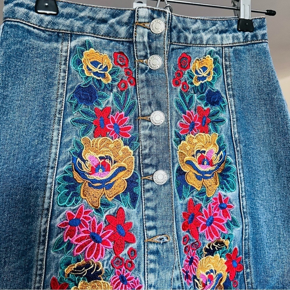 Boho Hipster Y2K Floral Denim Mini Skirt by Signature 8 Embroidered Blue SZ S - Picture 7 of 10